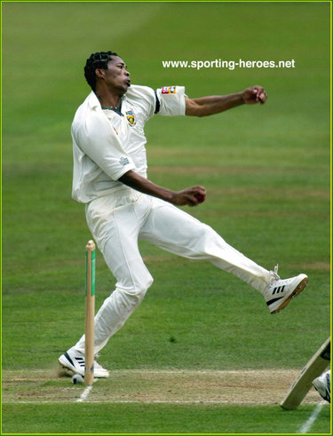 Makhaya Ntini - South Africa - Test Record v Pakistan
