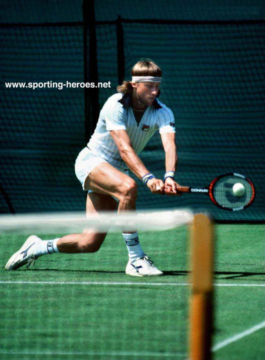 lijden As inleveren Borg's backhand - why does no-one hit like that today? | Talk Tennis