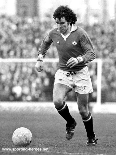 Arthur Albiston - Manchester United - Biography of his football career at Man Utd.