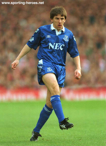 Peter Beardsley - Everton FC - Biography of his Everton career.