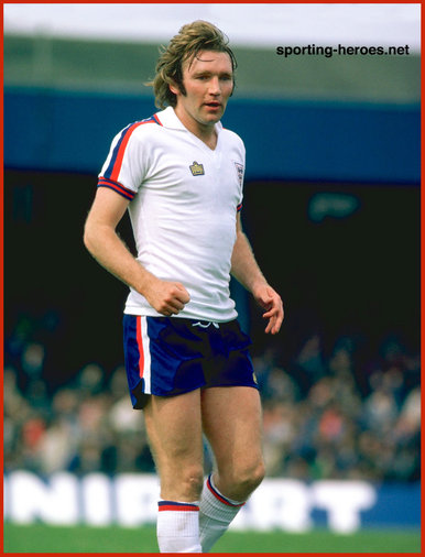 Tony Currie - England - Biography of his England football career.