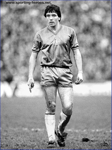 Kevin Hales - Chelsea FC - Biography of his Chelsea football career.