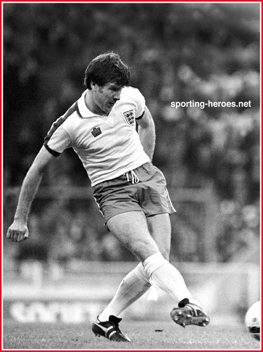Emlyn Hughes - England - Biography of his football career for England (2).