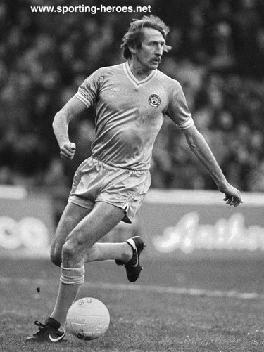 Tommy Hutchison - Manchester City - His football career at Man City.