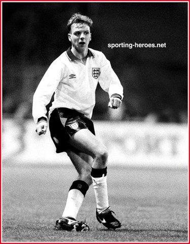 Rob Jones - England - Biography of his Englnd career 1992-95.