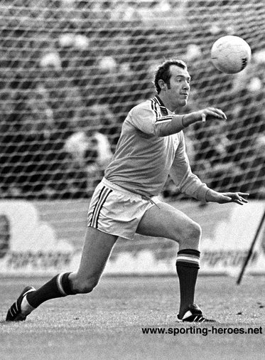 Mick Kearns - Ireland - Republic of Ireland International Caps 1970 - 1979