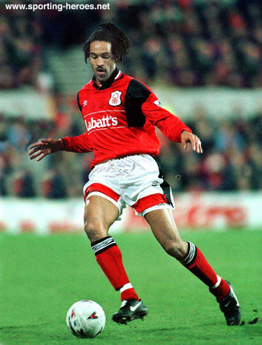 Jason Lee - Nottingham Forest - Biography of his Forest playing career.