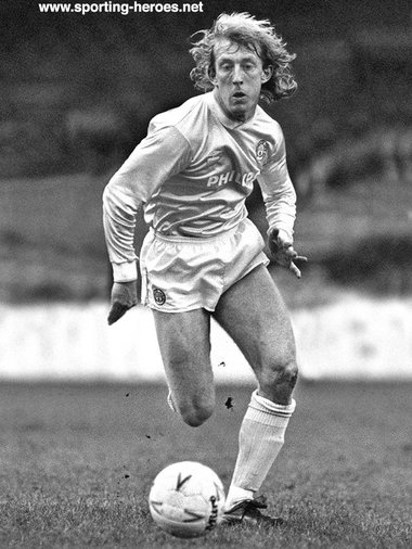 Mark Lillis - Manchester City - Biography of his football career at Man City.