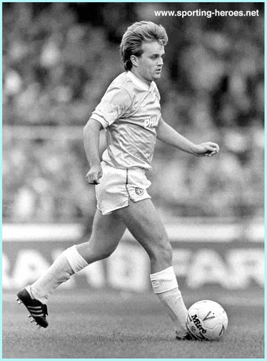 Andy May - Manchester City - Biography of his career at Man City.