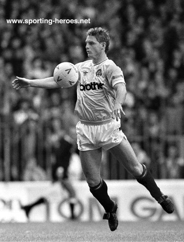 Steve Redmond - Manchester City - Biography of his Man City career.