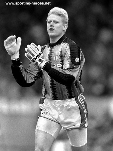 Peter Schmeichel - Manchester United - Biography of his football career at Old Trafford.