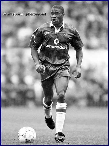 Frank Sinclair - Chelsea FC - Biography of his football career at Chelsea.