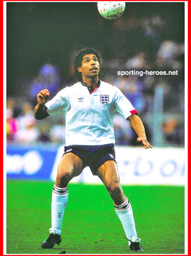 Des Walker - England - Biography of his England football career.