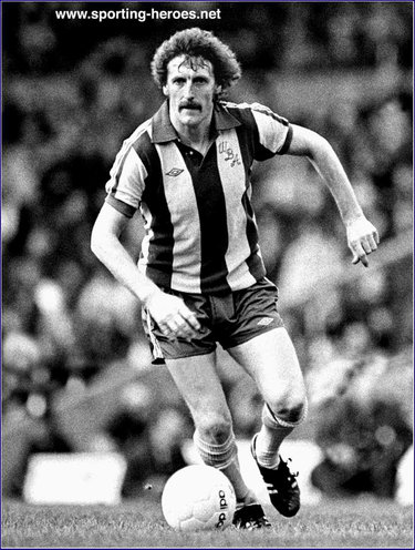 Tony Brown - West Bromwich Albion - League appearances for WBA