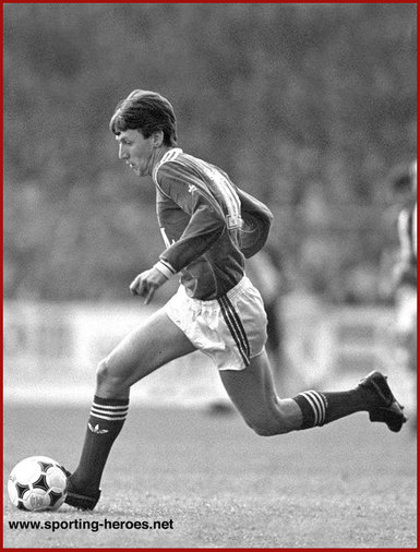 Peter Davenport - Nottingham Forest - League appearances.