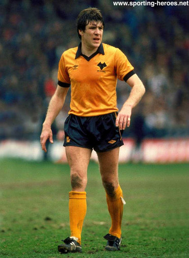 Emlyn Hughes - Wolverhampton Wanderers - League appearances.