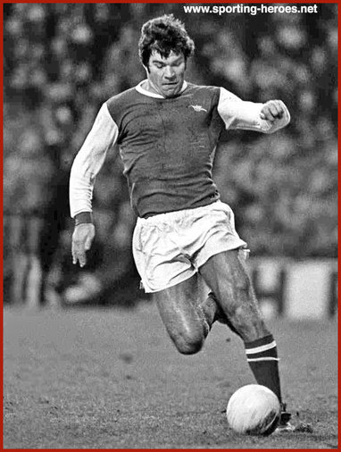 Malcolm Macdonald - Arsenal FC - League Appearances for The Gunners.