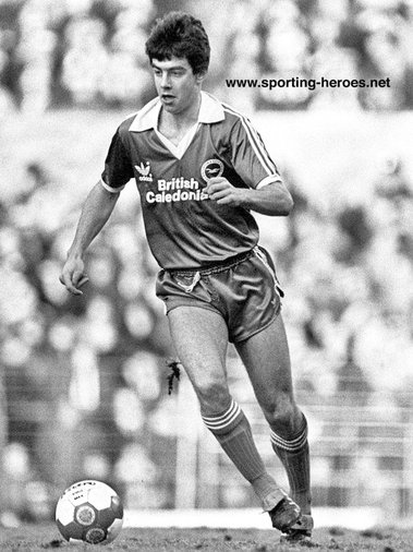 Gary A. STEVENS - Brighton & Hove Albion - League appearances for The Seagulls.