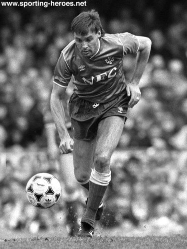Pat Van Den Hauwe - Everton FC - League Appearances