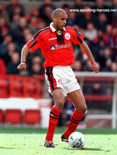 Pierre Van Hooijdonk - Nottingham Forest - League appearances for Forest.