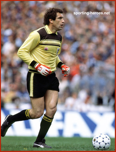 Peter Shilton - England - International goalkeeping career for England. The early years..