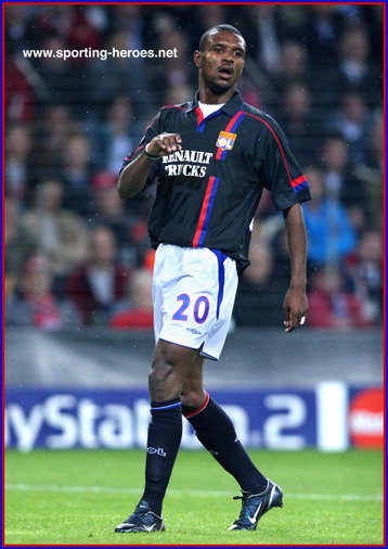 Eric Abidal - Olympique Lyonnais - UEFA Champions League 2004/05