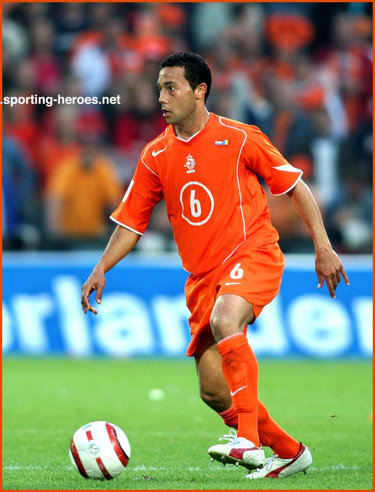 Denny Landzaat - Nederland - FIFA Wereldbeker 2006 Kwalificatie