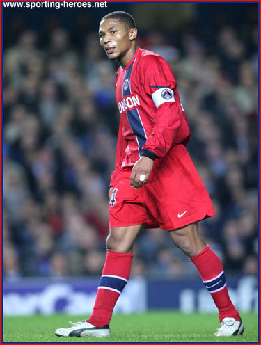 Jose Karl Pierre-Fanfan - Paris Saint-Germain - UEFA Champions League 2004/05
