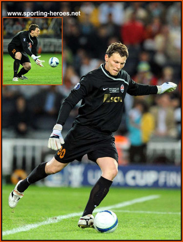 Andriy Pyatov - Shakhtar Donetsk - UEFA Cup Final 2009 (Winners)