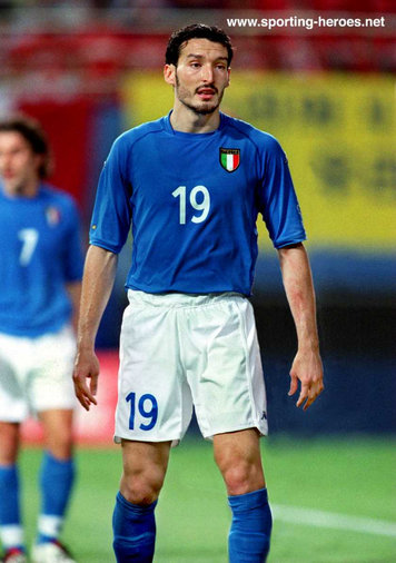 Gianluca Zambrotta - Italian footballer - FIFA Campionato del Mondo 2002
