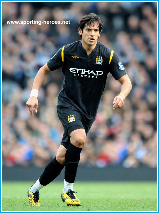 Rocky makes his debut, Roque Santa Cruz, Manchester City