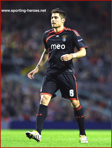 Javi Garcia - Benfica - UEFA Europa League 2009/10