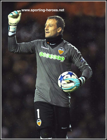 Cesar Sanchez - Valencia - UEFA Champions League 2010/11