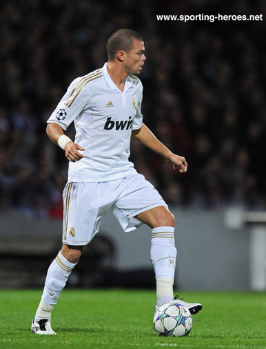 Pepe - Real Madrid - UEFA Champions League 2011/12 Grupo D.