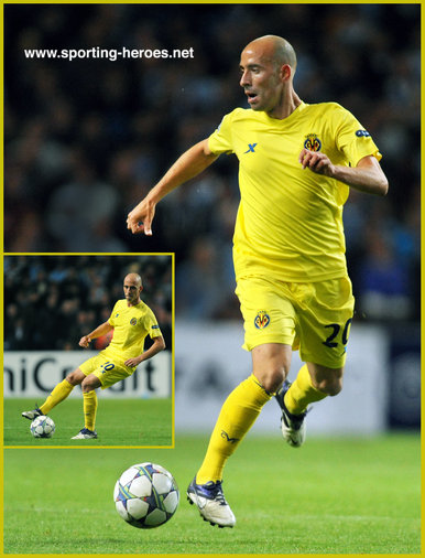 Borja Valero - Villarreal - UEFA Champions' League 2011/12 Group A