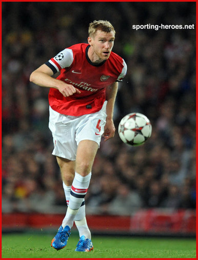 Per Mertesacker - Arsenal FC - 2013/14 Champions League matches.