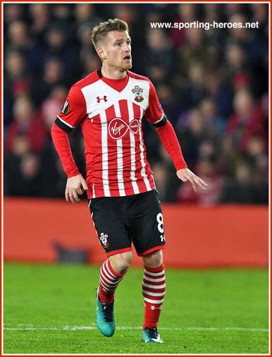 Steven Davis - Southampton FC - 2016/17 UEFA Europe League.