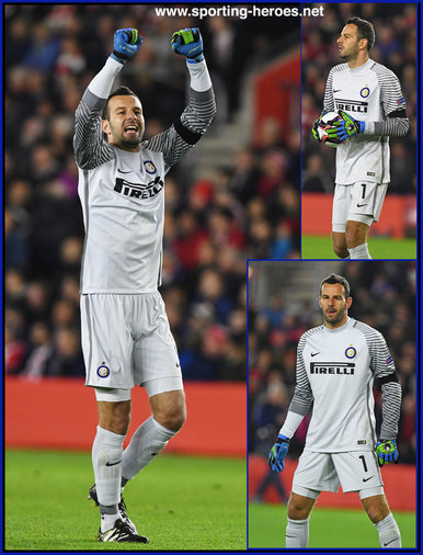 Samir Handanovic - Inter Milan (Internazionale) - 2016/17 UEFA Europe League.