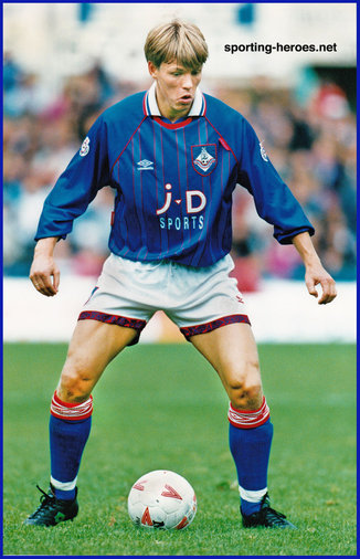 Gunnar Halle - Oldham Athletic - League appearances.