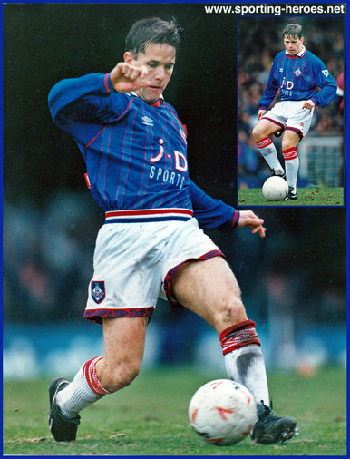 Nick HENRY - Oldham Athletic - League appearances.