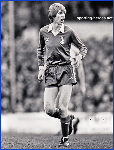 Doug ANDERSON - Oldham Athletic - League appearances.