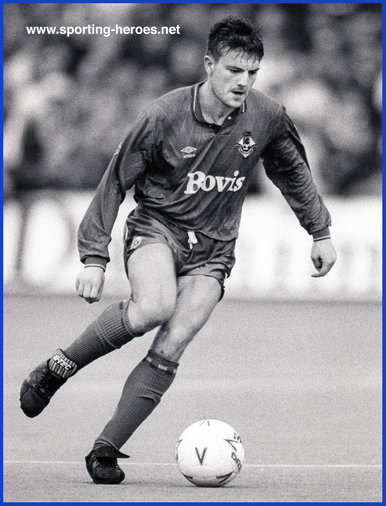 Neil Redfearn - Oldham Athletic - League appearances.