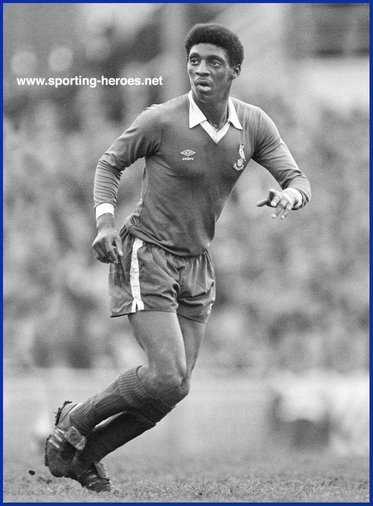 Roger Palmer - Oldham Athletic - League appearances.