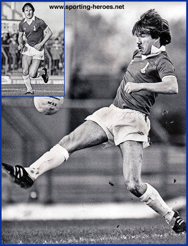 Paul HEATON - Oldham Athletic - League appearances.