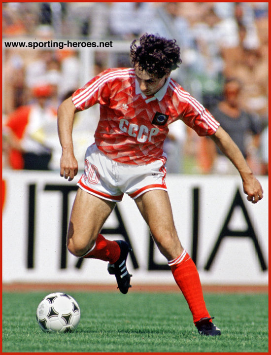sport-football-pic-18th-june-1988-european-championship-in