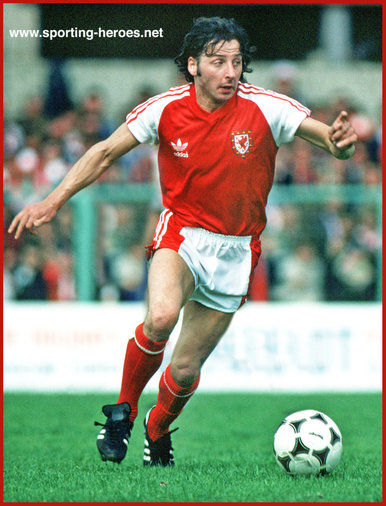 Mickey Thomas - Wales - International Caps for Wales