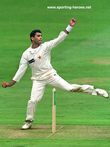 Waqar Younis - Pakistan - Test Record v England