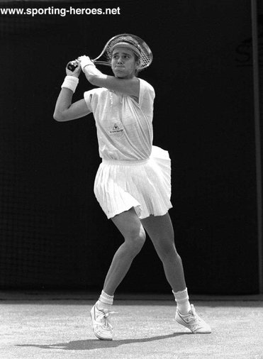 Mary-Joe Fernandez - Australian Open 1990 (Runner-Up) - U.S.A.