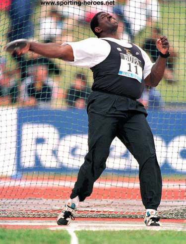Bob Weir - Great Britain & N.I. - Commonwealth Games gold in discus & hammer throw.