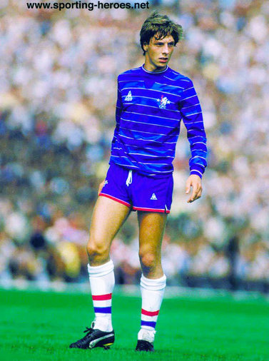 Dale Jasper - Chelsea FC - Biography of his Chelsea football career.